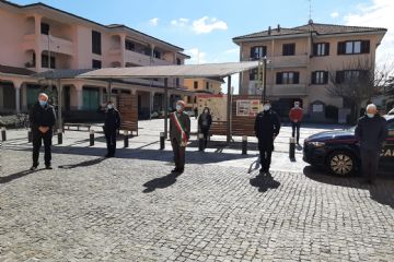 GIOVEDì 18 MARZO alle ore 11 i Sindaci, indossando la fascia tricolore, osservano un minuto di silenzio davanti al Municipio, al cospetto della bandiera italiana esposta a mezz'asta, per onorare la memoria delle VITTIME della PANDEMIA